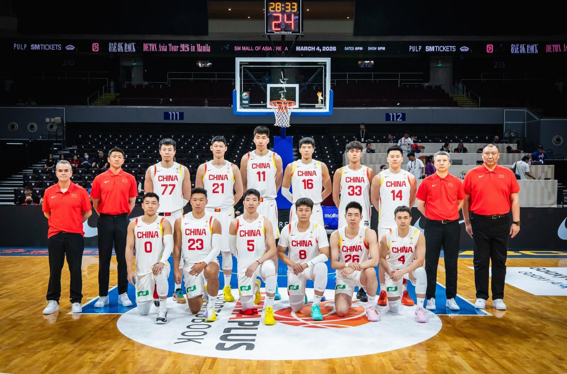 焦泊乔登场30秒，中国男篮上半场12人全部轮换登场